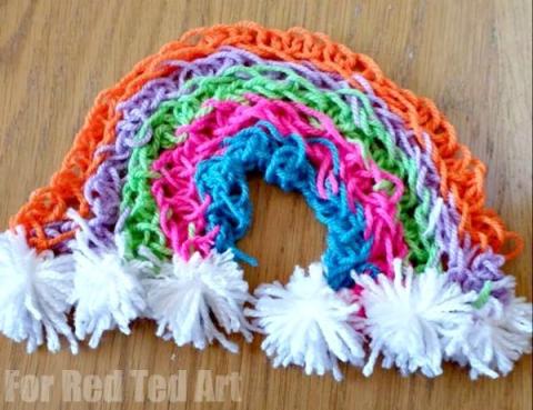 Finger knit a rainbow